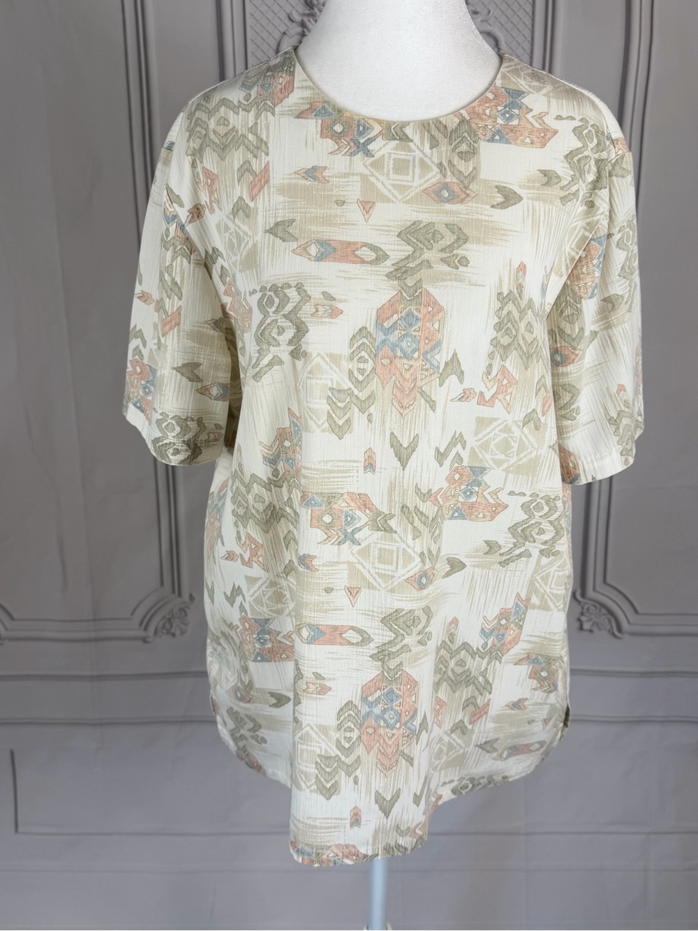 Alfred Dunner 14 Cream Southwestern Aztec Print Short Sleeve Top Vintage USA